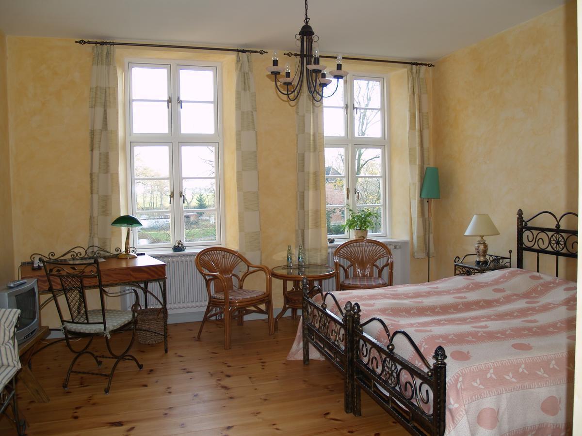 Landhaus Schloss Koelzow Kolzow エクステリア 写真